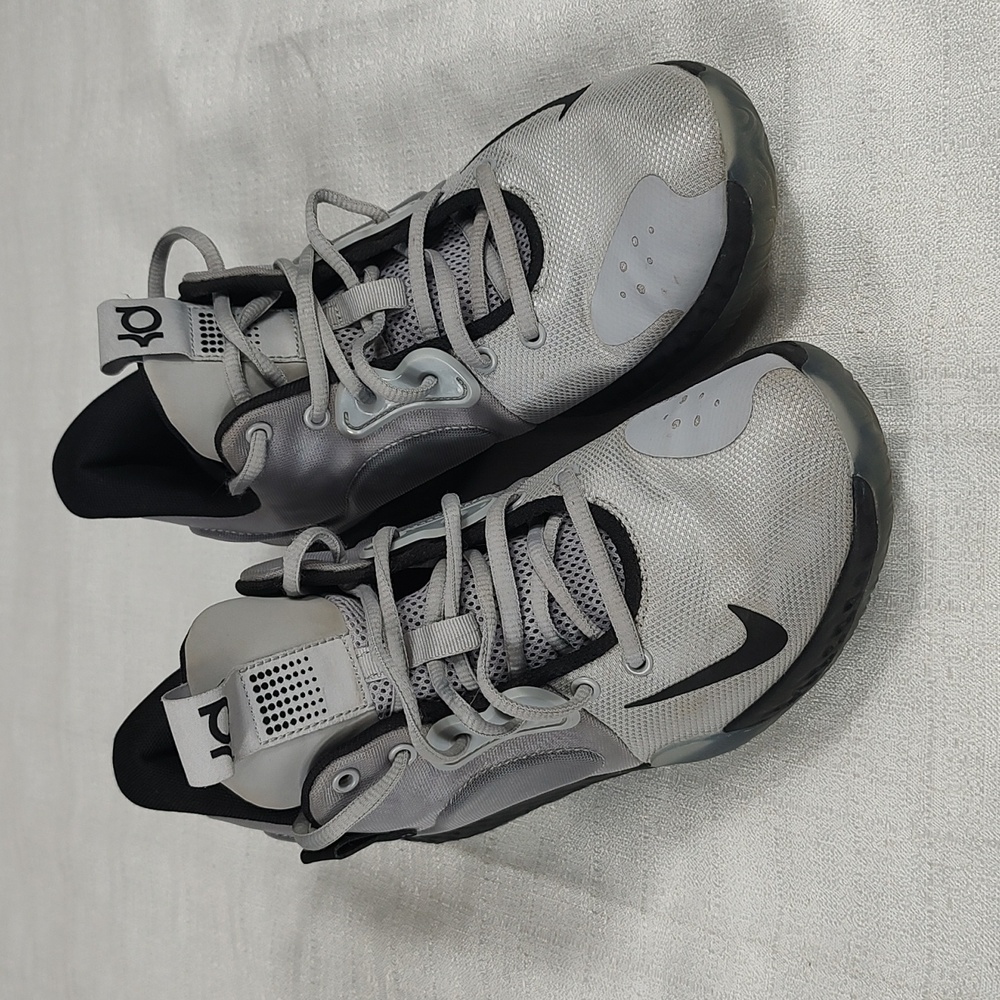 Nike KD Trey 5 VII Black and Gray Lace Up Active Athletic Sneakers Mens Size 8